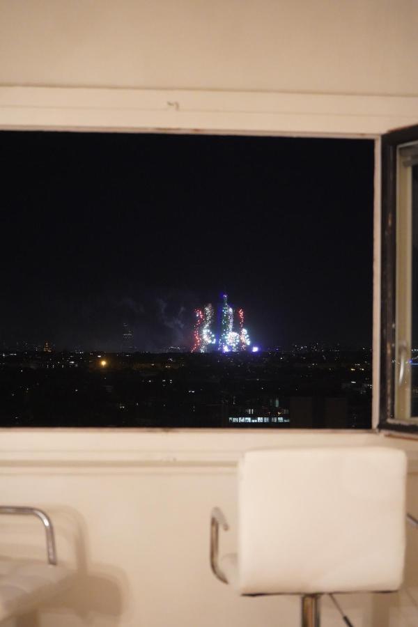 Vue Panoramique Sur Paris : Sublime Appartement Au Centre De Courbevoie Luaran gambar