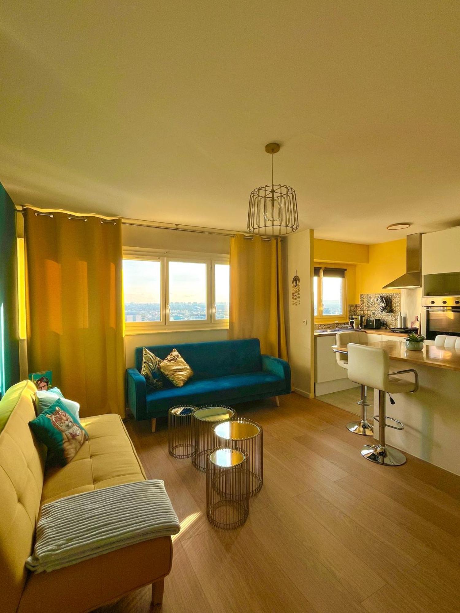 Vue Panoramique Sur Paris : Sublime Appartement Au Centre De Courbevoie Luaran gambar